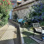 Le 9 de Cour, Chambre Caouette