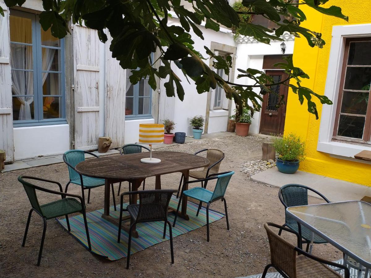Le 9 De Cour, Caouette Bed & Breakfast *