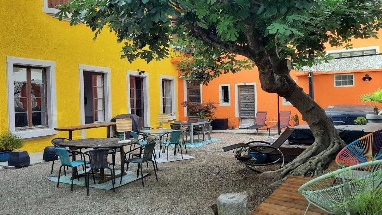 Bed & Breakfast Le 9 De Cour, Caouette